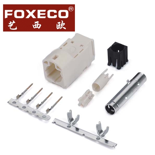XLR 插座